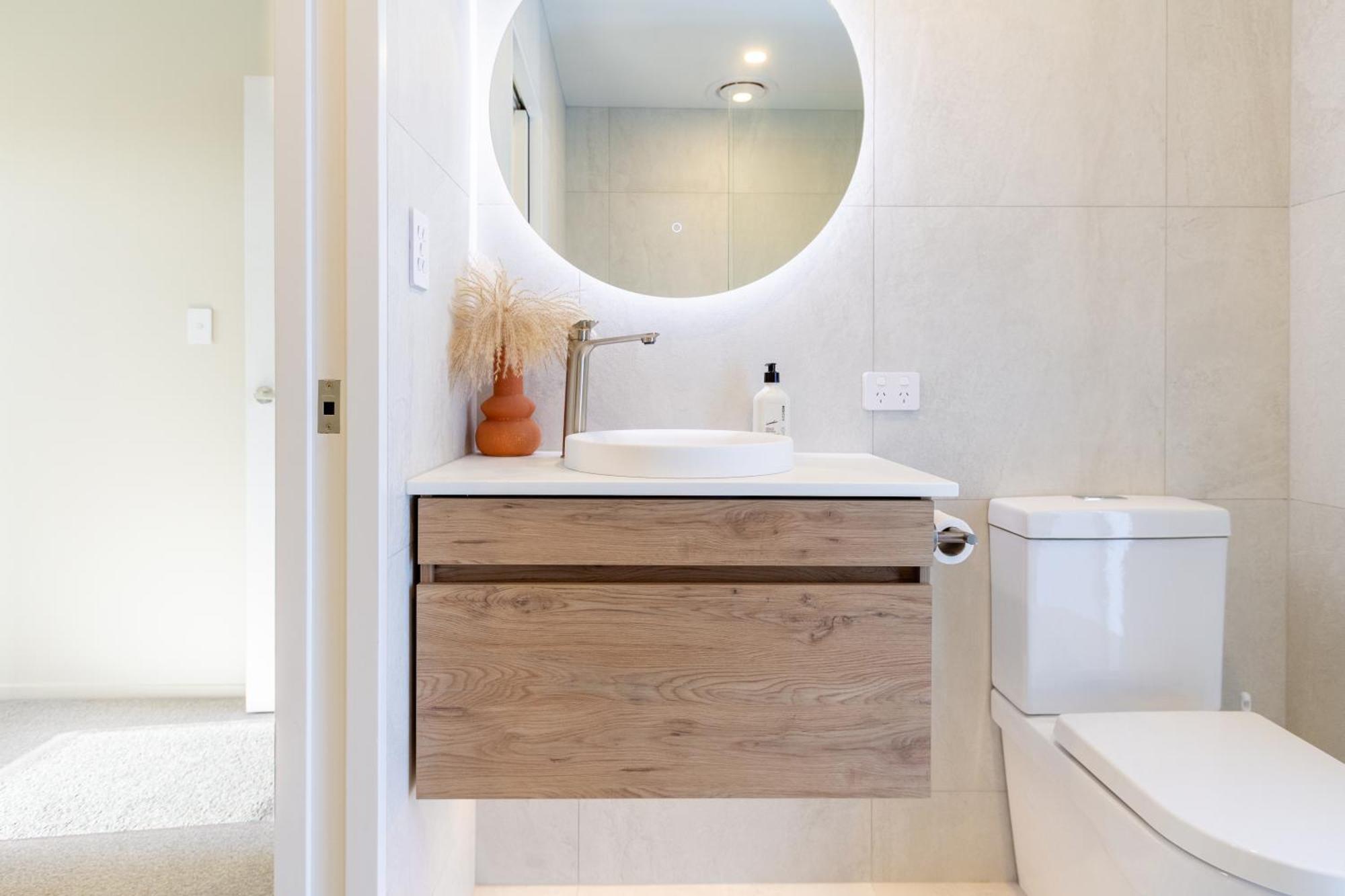 Luxury Beachside Living Elegant 3-Bedroom Haven Christchurch Exteriör bild