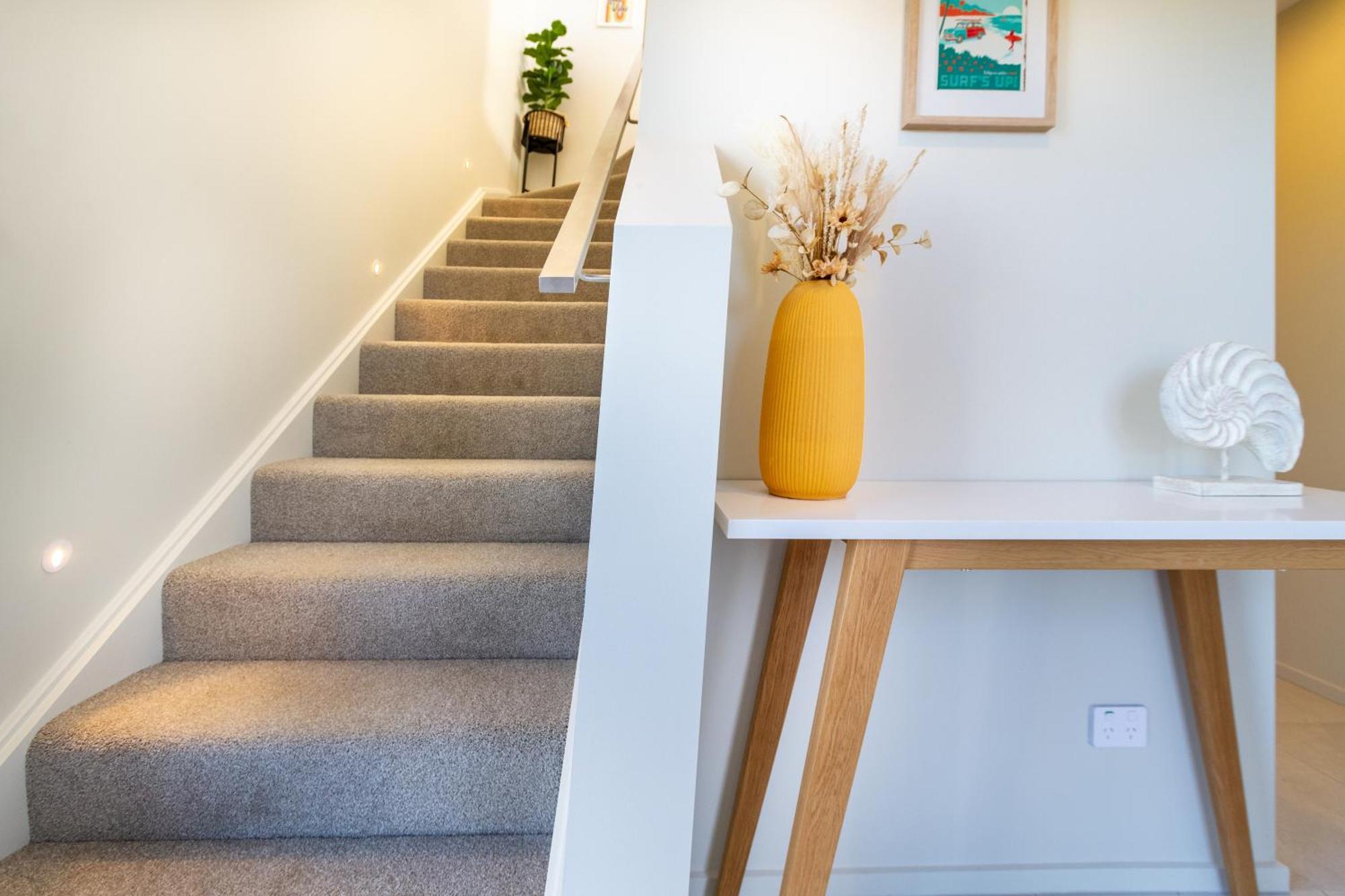 Luxury Beachside Living Elegant 3-Bedroom Haven Christchurch Exteriör bild