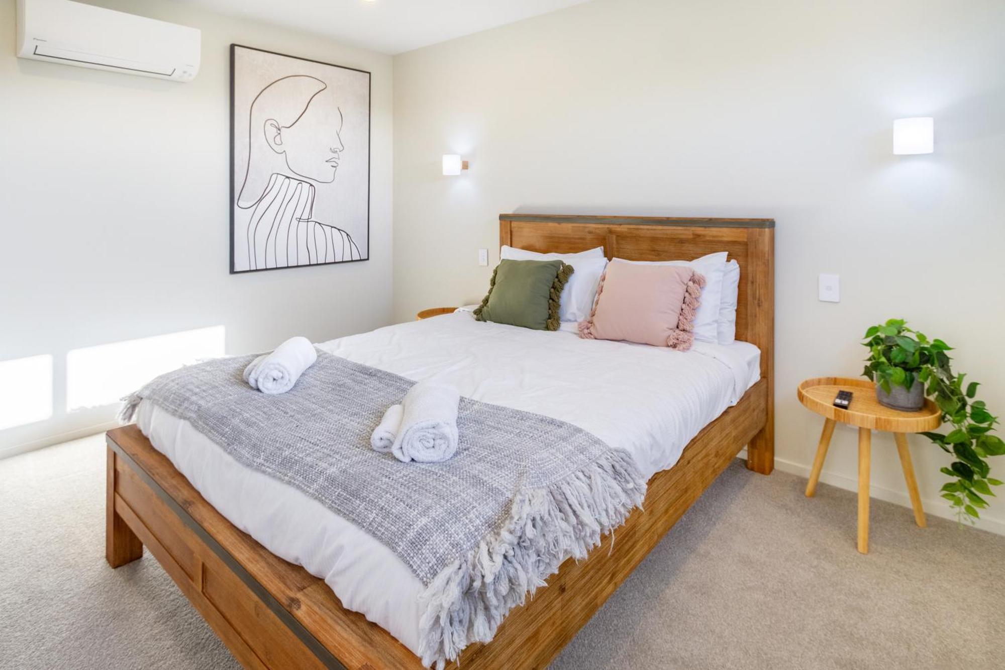 Luxury Beachside Living Elegant 3-Bedroom Haven Christchurch Exteriör bild