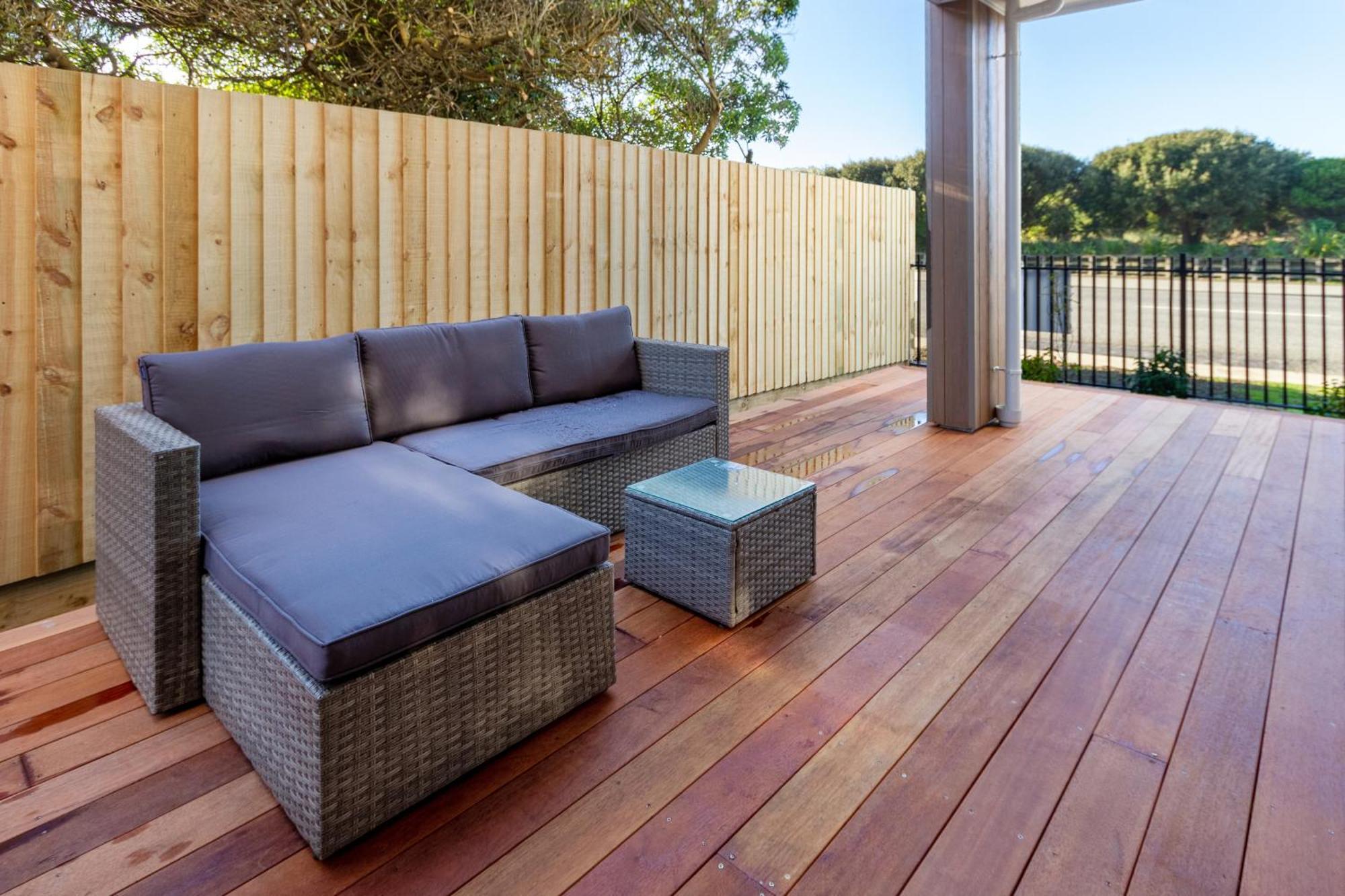 Luxury Beachside Living Elegant 3-Bedroom Haven Christchurch Exteriör bild