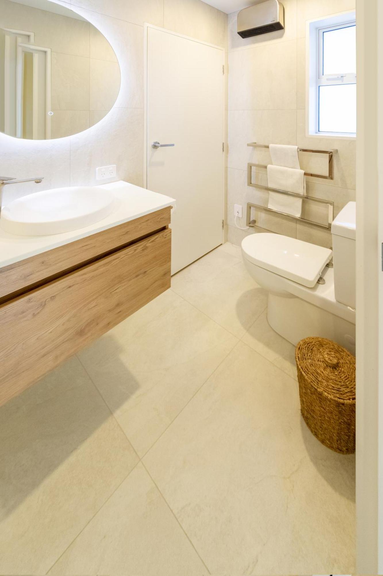 Luxury Beachside Living Elegant 3-Bedroom Haven Christchurch Exteriör bild