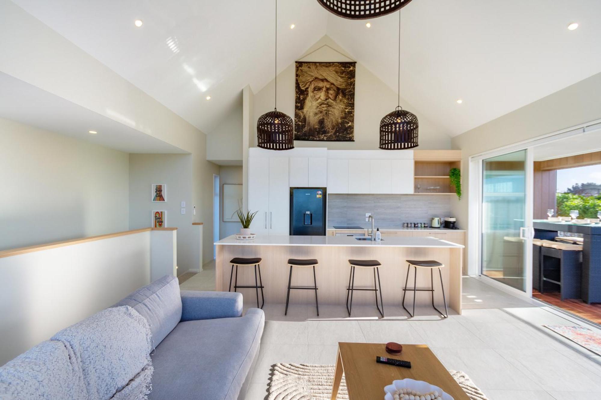 Luxury Beachside Living Elegant 3-Bedroom Haven Christchurch Exteriör bild