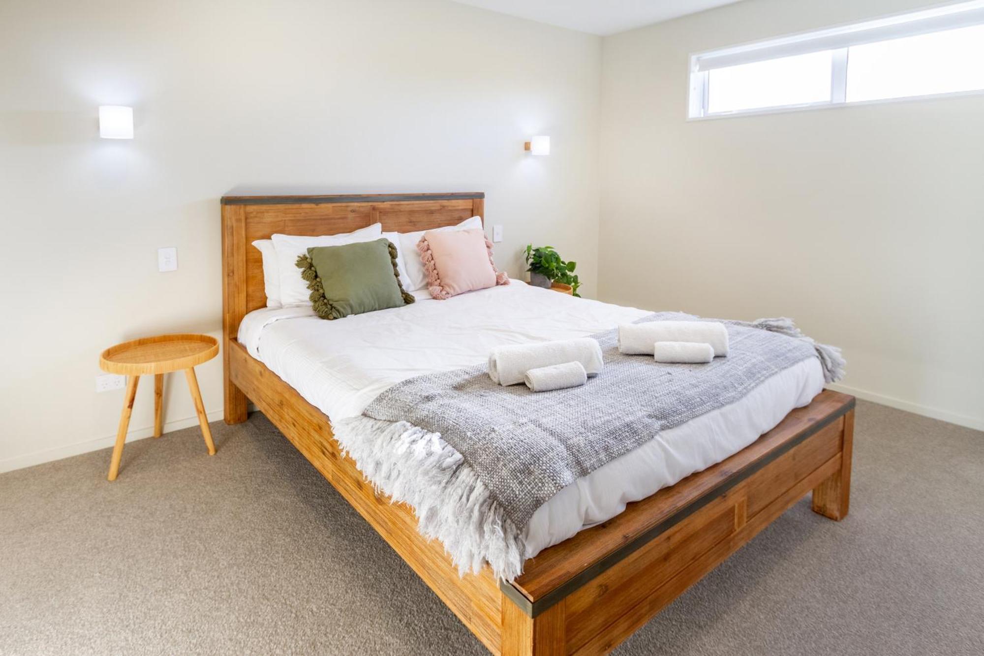 Luxury Beachside Living Elegant 3-Bedroom Haven Christchurch Exteriör bild
